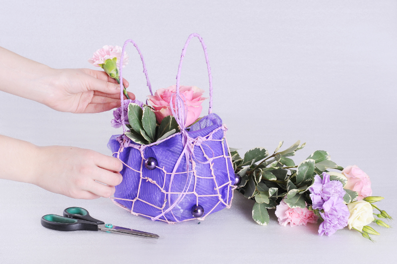 Вышивка летней сумочки объемными цветами