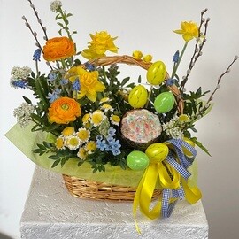 Flowers and Easter cake