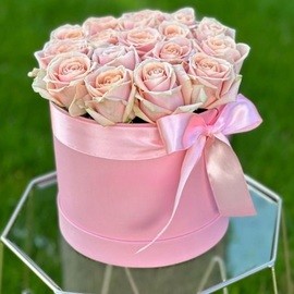 Коробка с Розовыми Розами