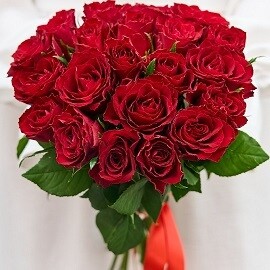 21 Kenyan Red Roses 40 cm