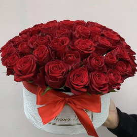101 Red Roses in a Hatbox