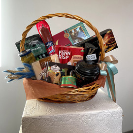 Grocery Basket "Treat"