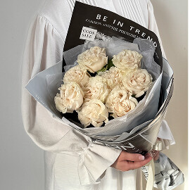 9 French Cream Roses 70 cm