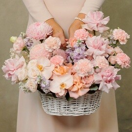 The Flower Girl in Love