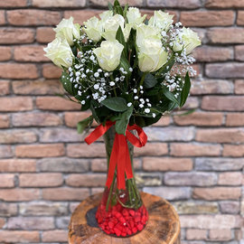 11 White Roses in a Vase