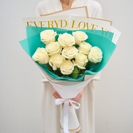 11 Ecuadorian White Roses 70 cm