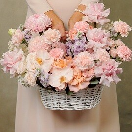 The Flower Girl in Love