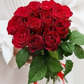 11 Кенийских Красных Роз 40 см