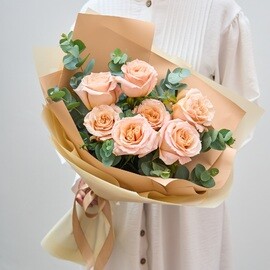 7 Roses 70 cm Ecuadorian Peach Shimmer