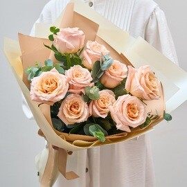 9 Roses 80 cm Ecuadorian Peach