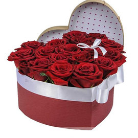 19 Red Roses in a Heart-Shaped Box