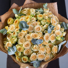 25 Кустовых Кремовых Роз 60 см