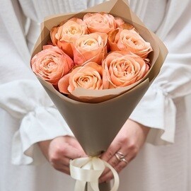 7 French Peach Roses