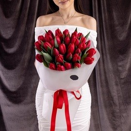 35 Red Tulips