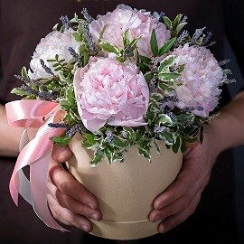 Box with Peonies