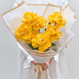 7 Ecuadorian Yellow Roses 60 cm
