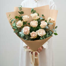 9 Роз 70 см Эквадорские Кремовые