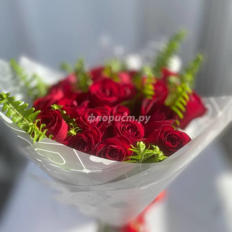 25 Delightful Red Roses, standard