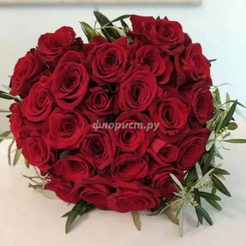 25 Heart-Shaped Red Roses, standard