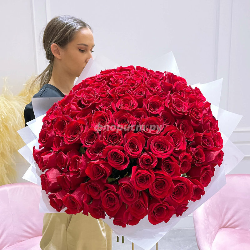 101 Red Roses, 101 stems