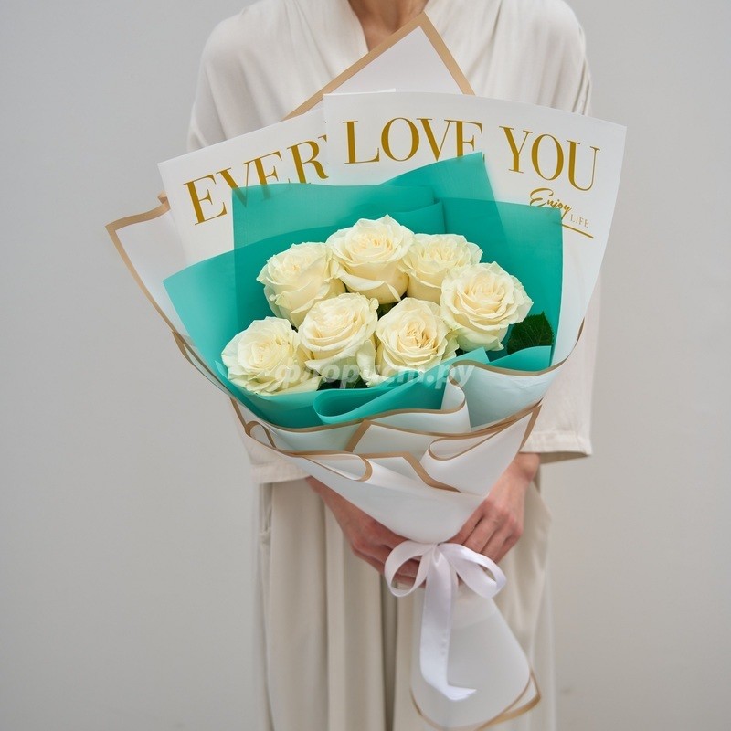 7 Ecuadorian White Roses 60 cm, 7 stems