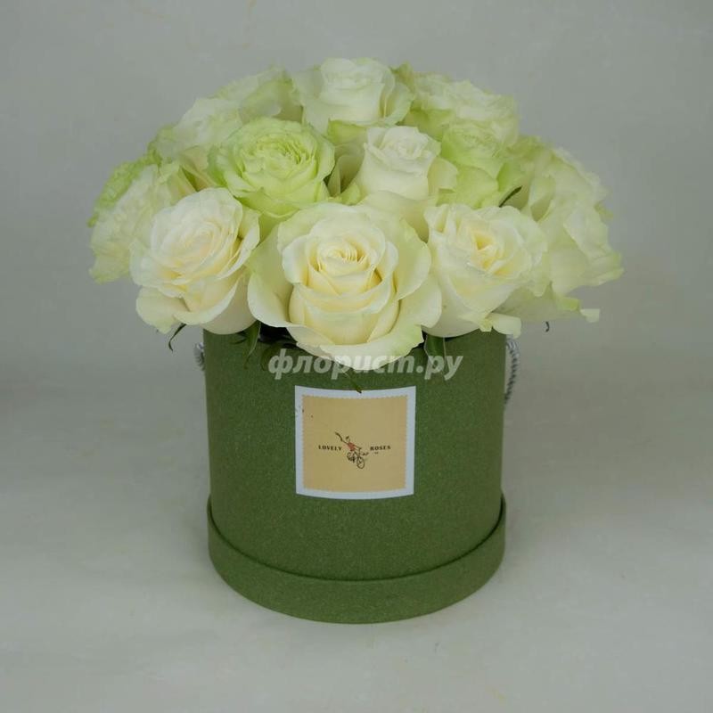 White Roses in a Green Box, standard