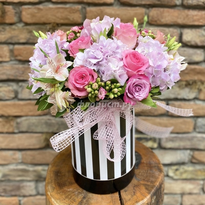 A Delicate Bouquet in a Hatbox, standard