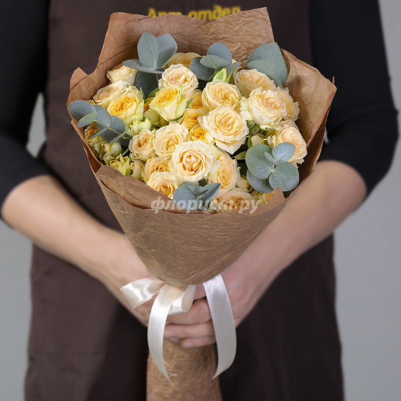 9 Кремовых Кустовых Роз, 9 роз