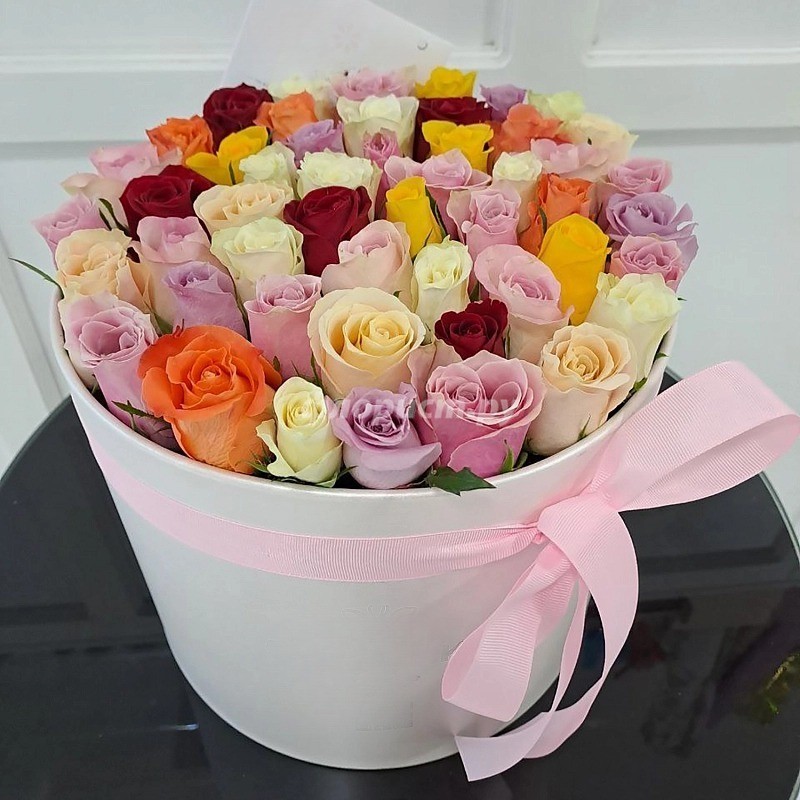 55 Mix of Roses in a Box, standard