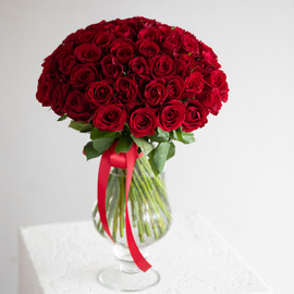 Купить Шелк купон цветы на черном, дизайн VALENTINO (Интернет-Магазин) от ₽ | ФЭБМОЛЛ