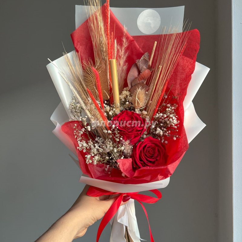 Bouquet of dried flowers with red roses, standard