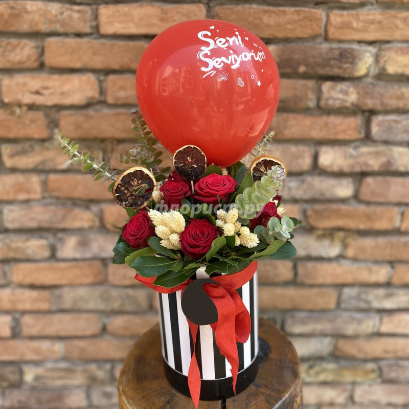 11 Red Roses in a Hatbox with a Balloon, standard