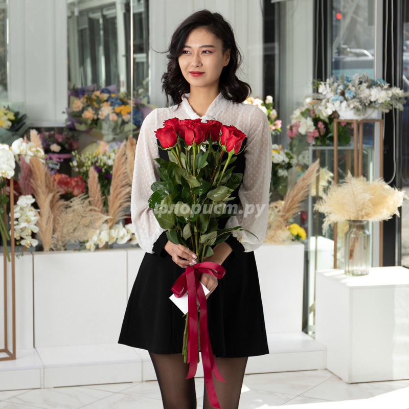 Bouquet of 11 red roses, standard