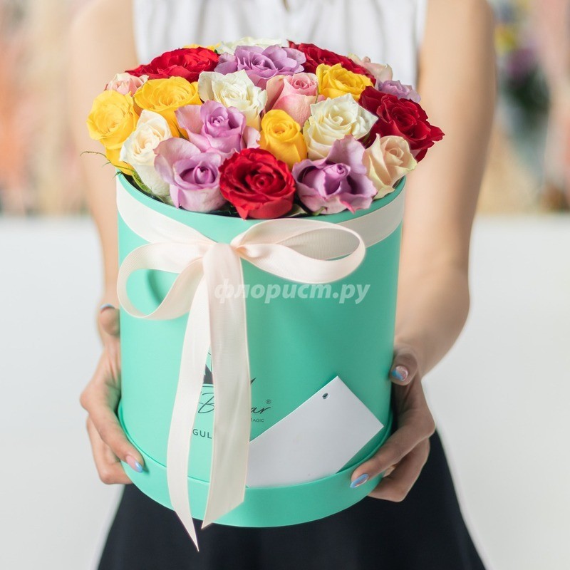 25 mixed roses in a Tiffany box, standard