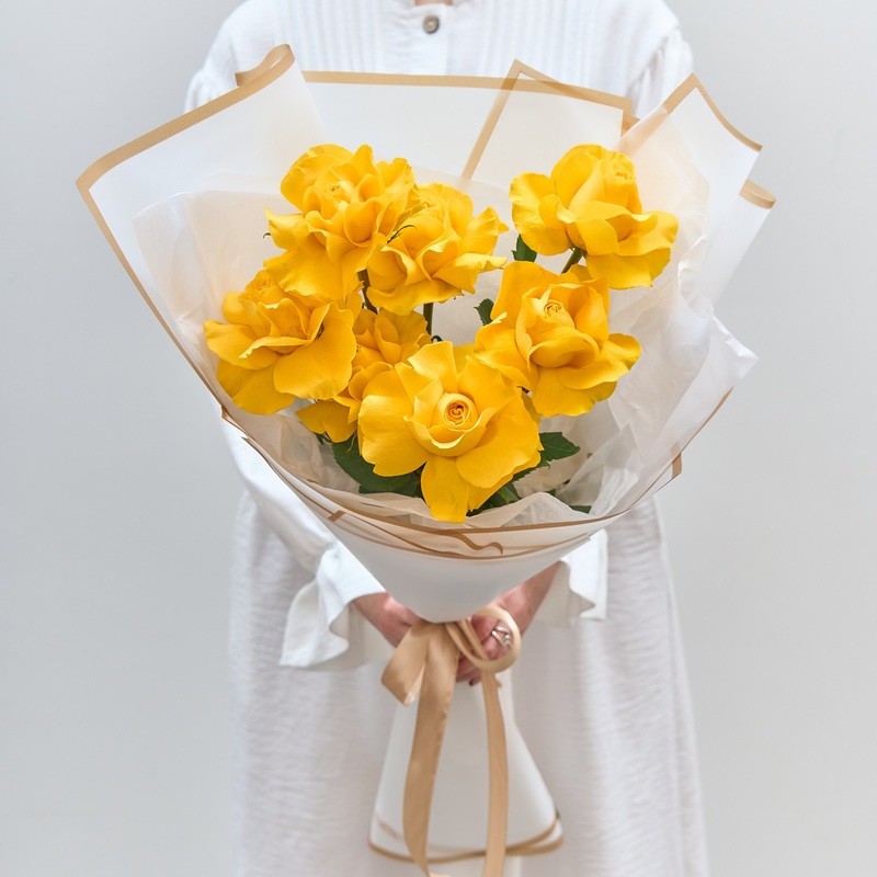 7 Ecuadorian Yellow Roses 60 cm, 7 stems