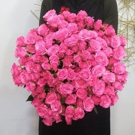Bouquet of bush roses Pink flamingos
