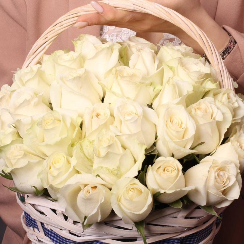 Composition of 51 white roses in a wicker basket, mini