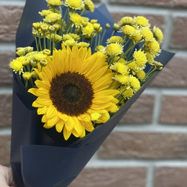 Sunny bouquet for the teacher