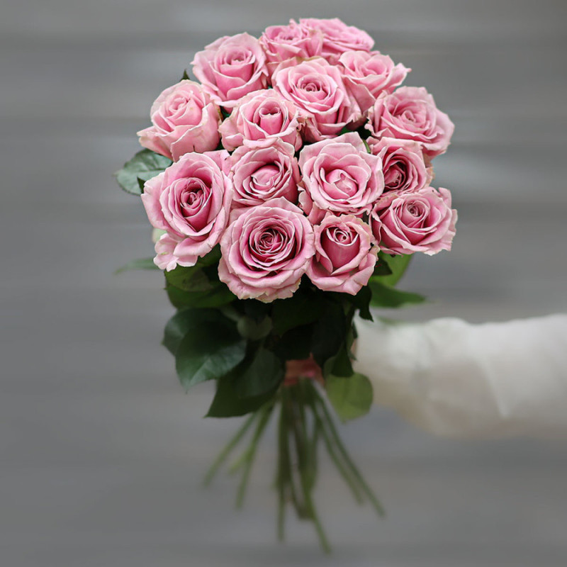 Букет из нежно-розовых роз (Россия) с лентой 60 см, мини