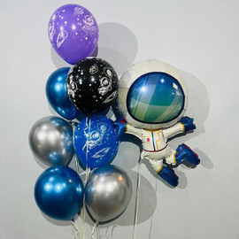 Set of balloons with an astronaut