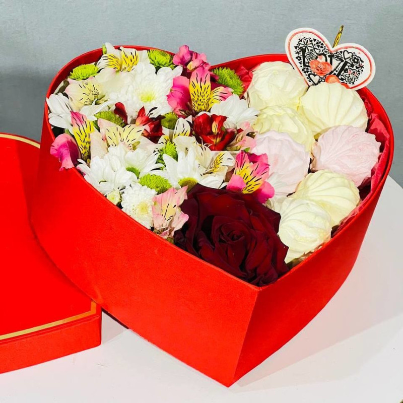 Букет цветов с зефиром в коробке сердце, стандартный