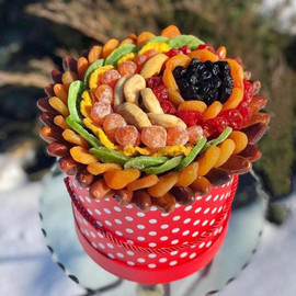 Bouquet mix of dried fruits