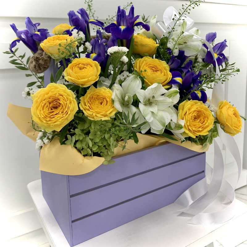 Mixed bouquet in a box, standart
