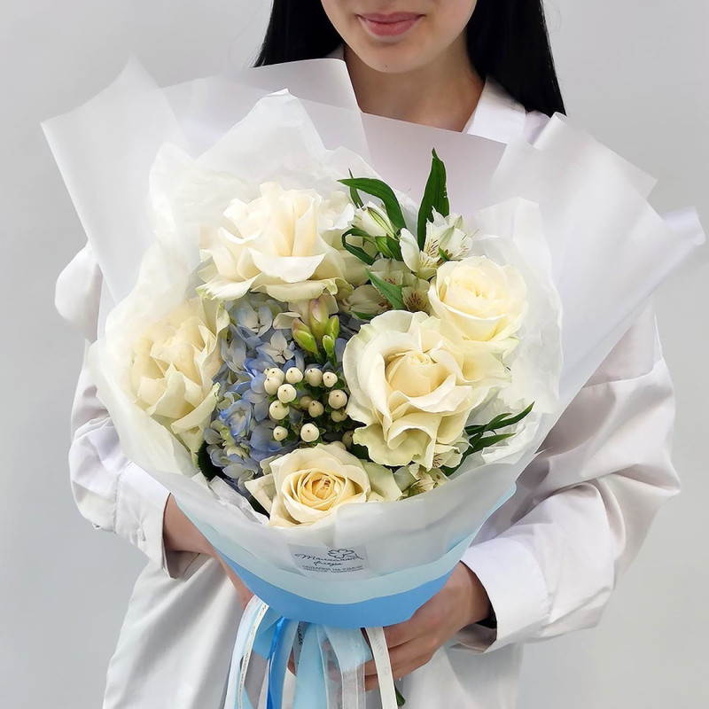 Fillet bouquet of irises in a stylish package, standart