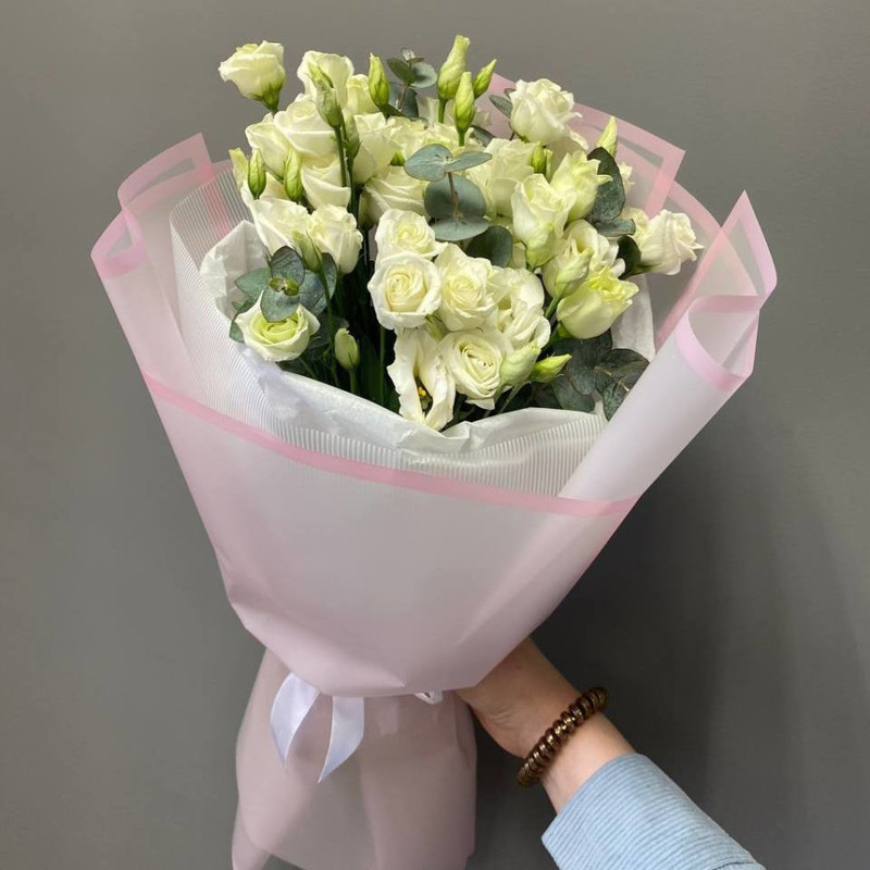 Bouquet "Molly" with eustoma and eucalyptus, standart