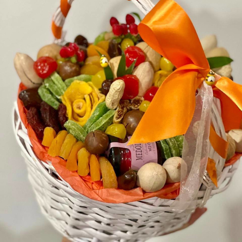 Basket with mixed dried fruits, standart