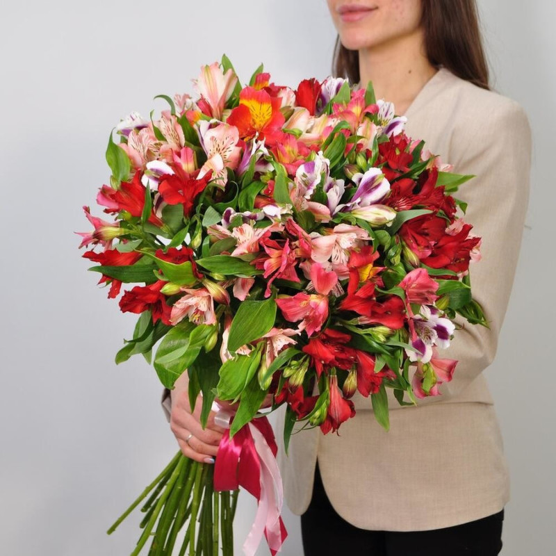 Bouquet of 25 alstroemeria mix in designer decoration 60 cm, standart