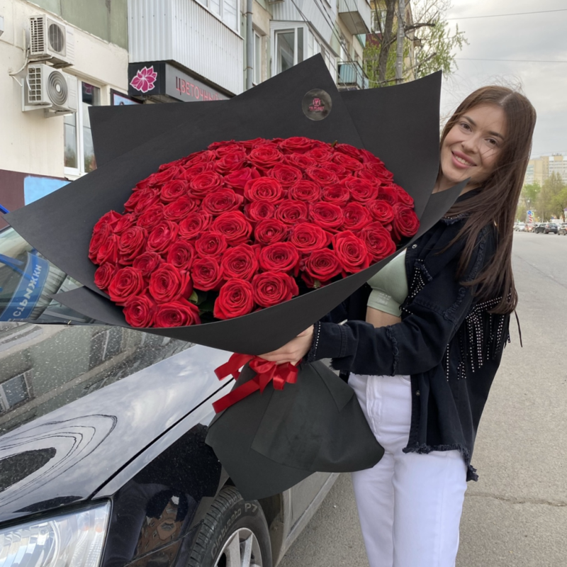 Bouquet - a giant of red roses, standart