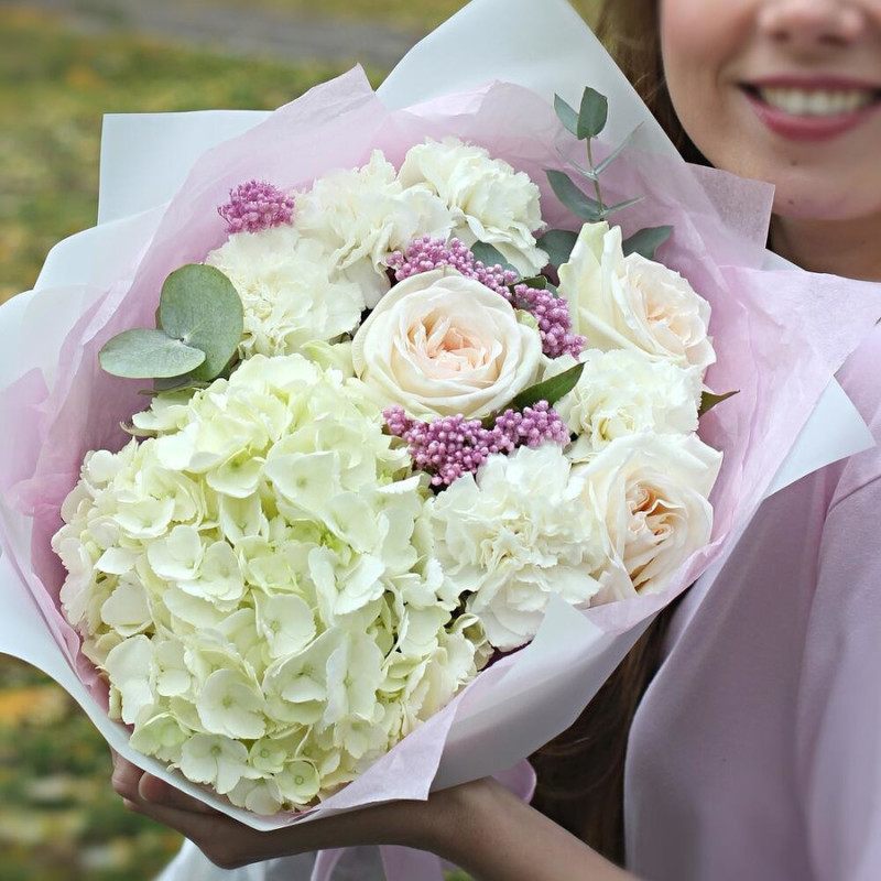 Large bouquet 57 with hydrangea and garden roses "Flory Heaven", standart