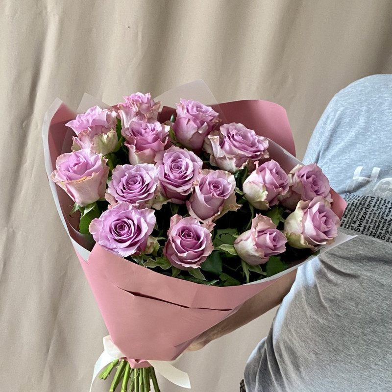 монобукет из 15  фиолетовых роз, стандартный